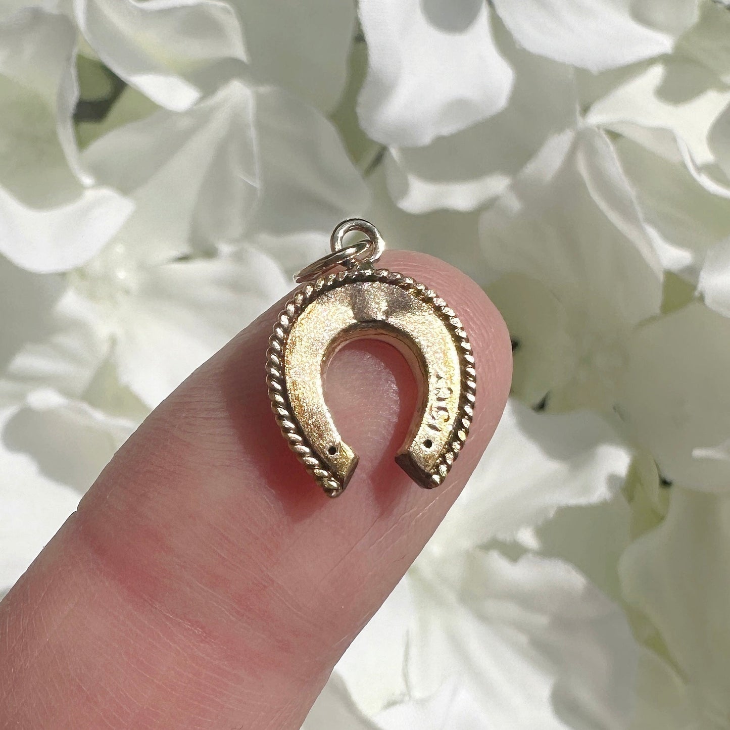 15ct gold and pearl lucky horseshoe charm
