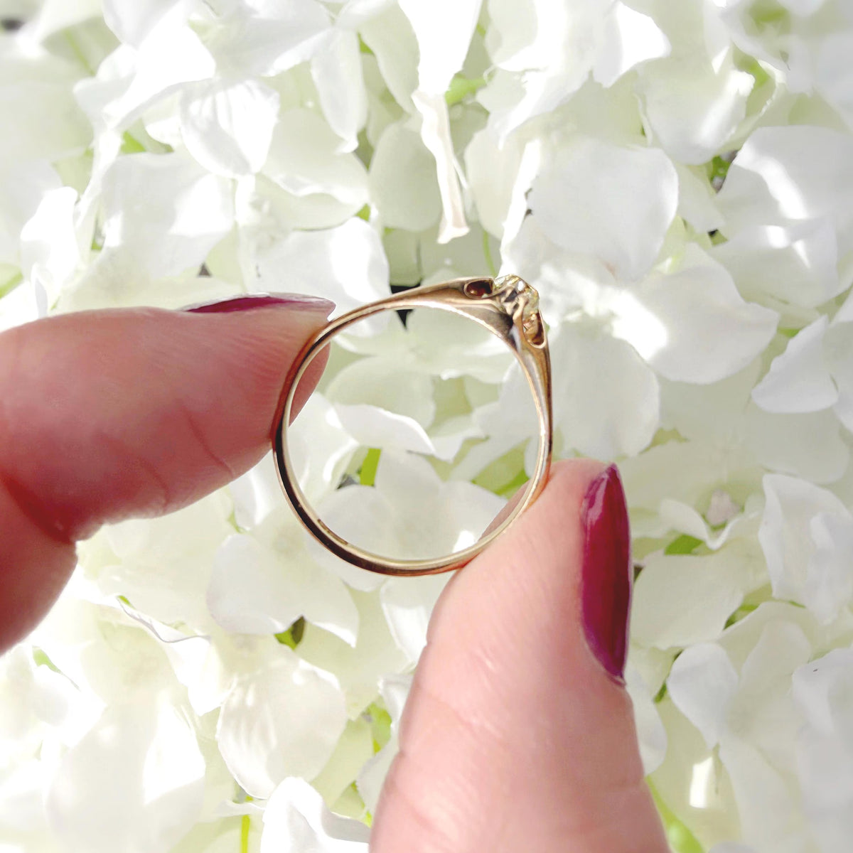 Nora 18k Victorian Diamond Buttercup Belcher Ring