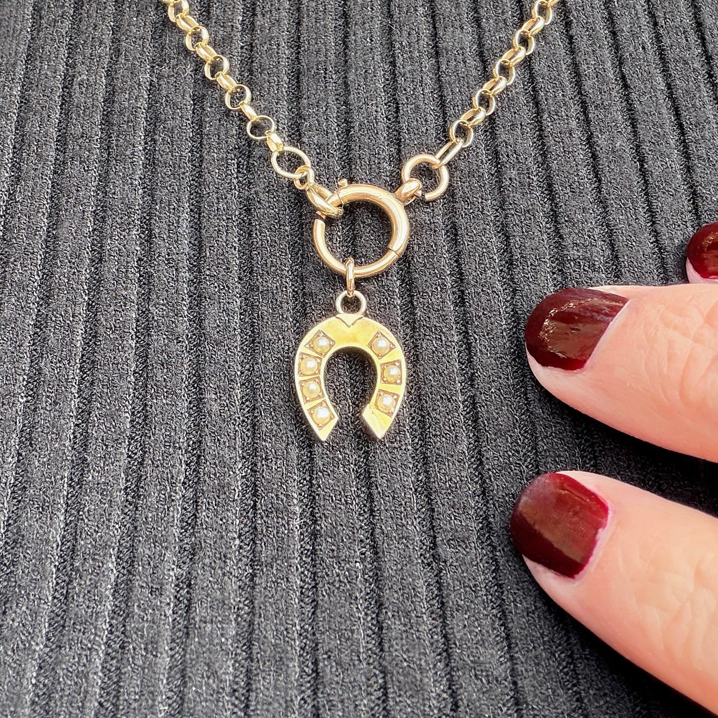 Dottie 9k Gold Lucky Horseshoe Antique Pendant Charm
