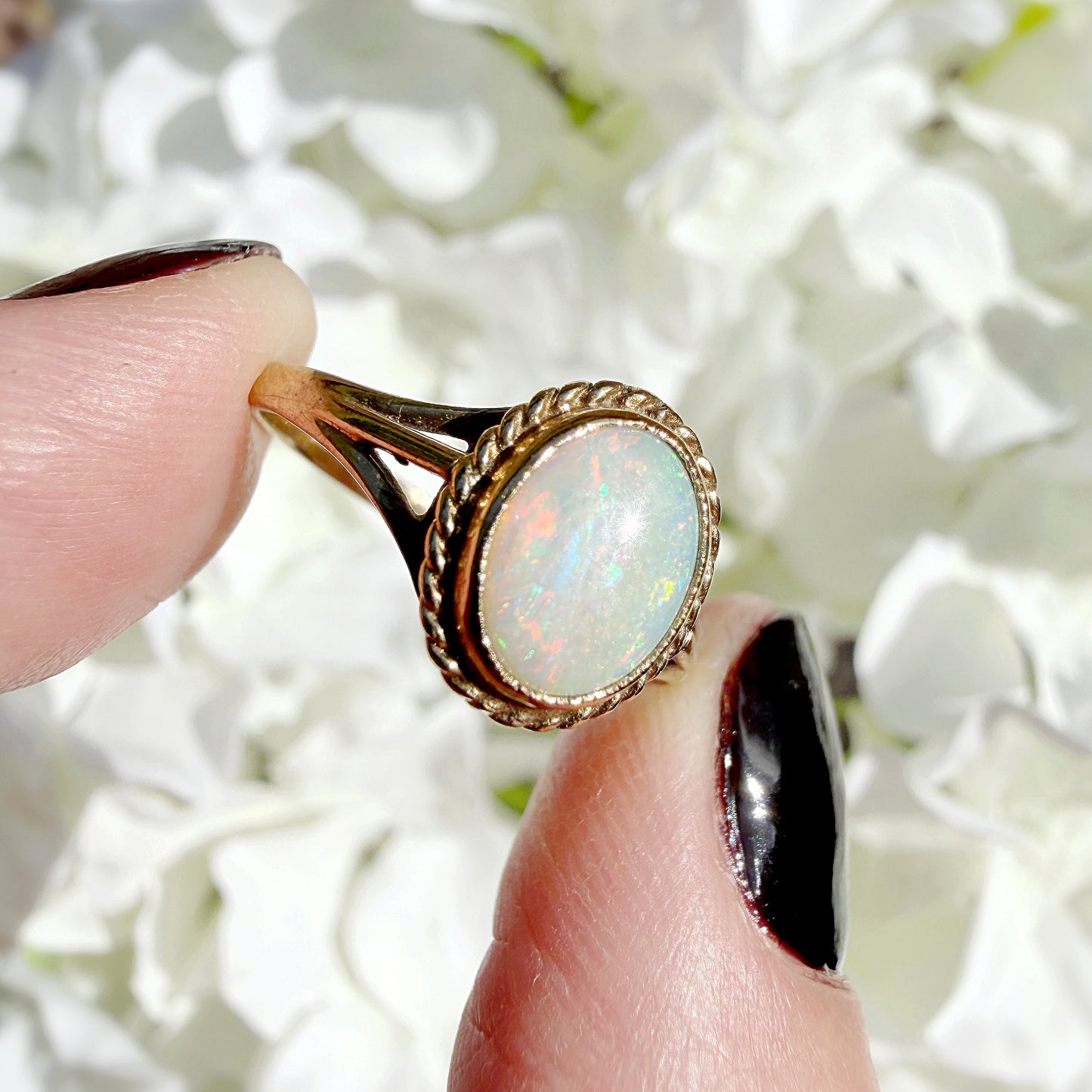Shay 9ct Vintage Opal Solitaire