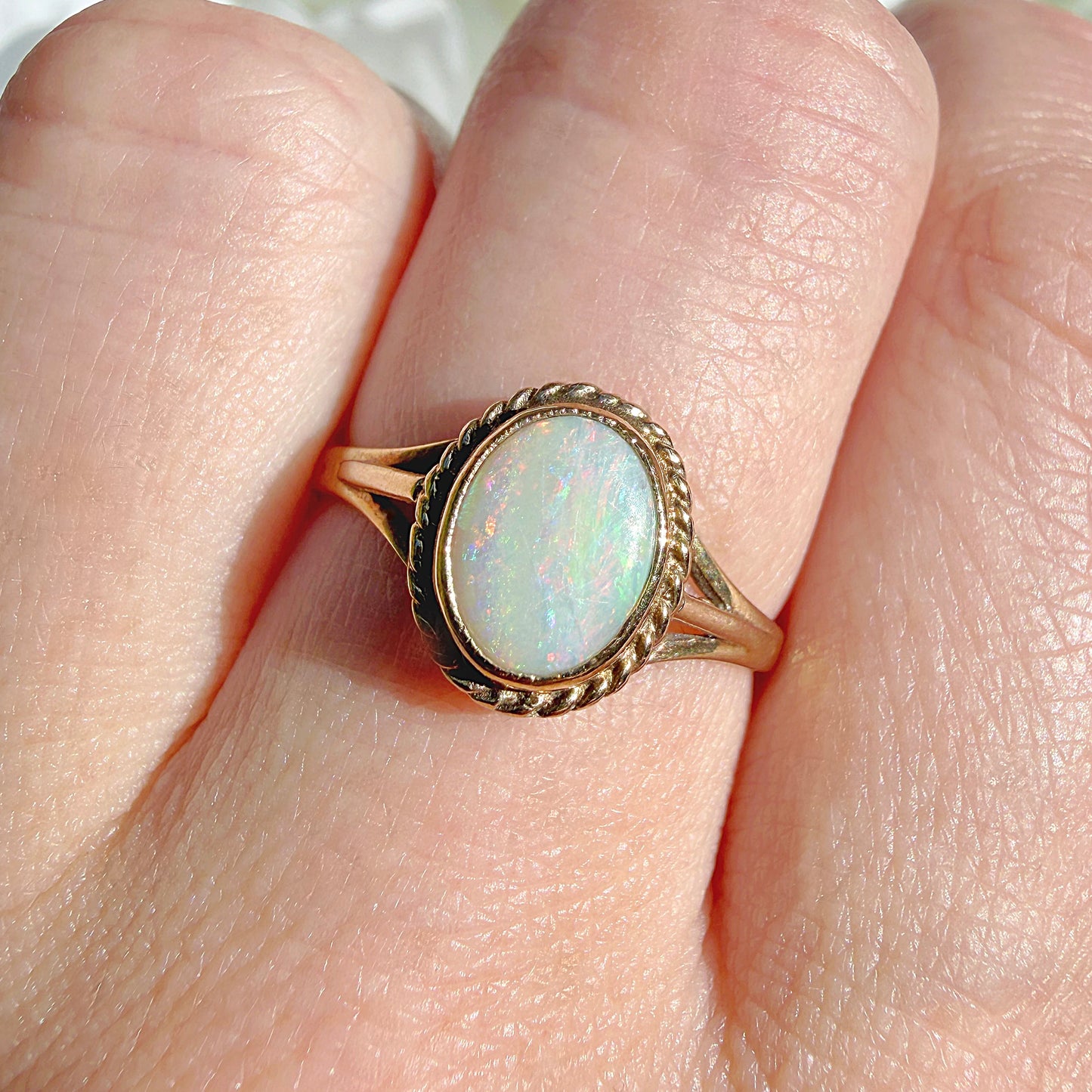 Shay 9ct Vintage Opal Solitaire