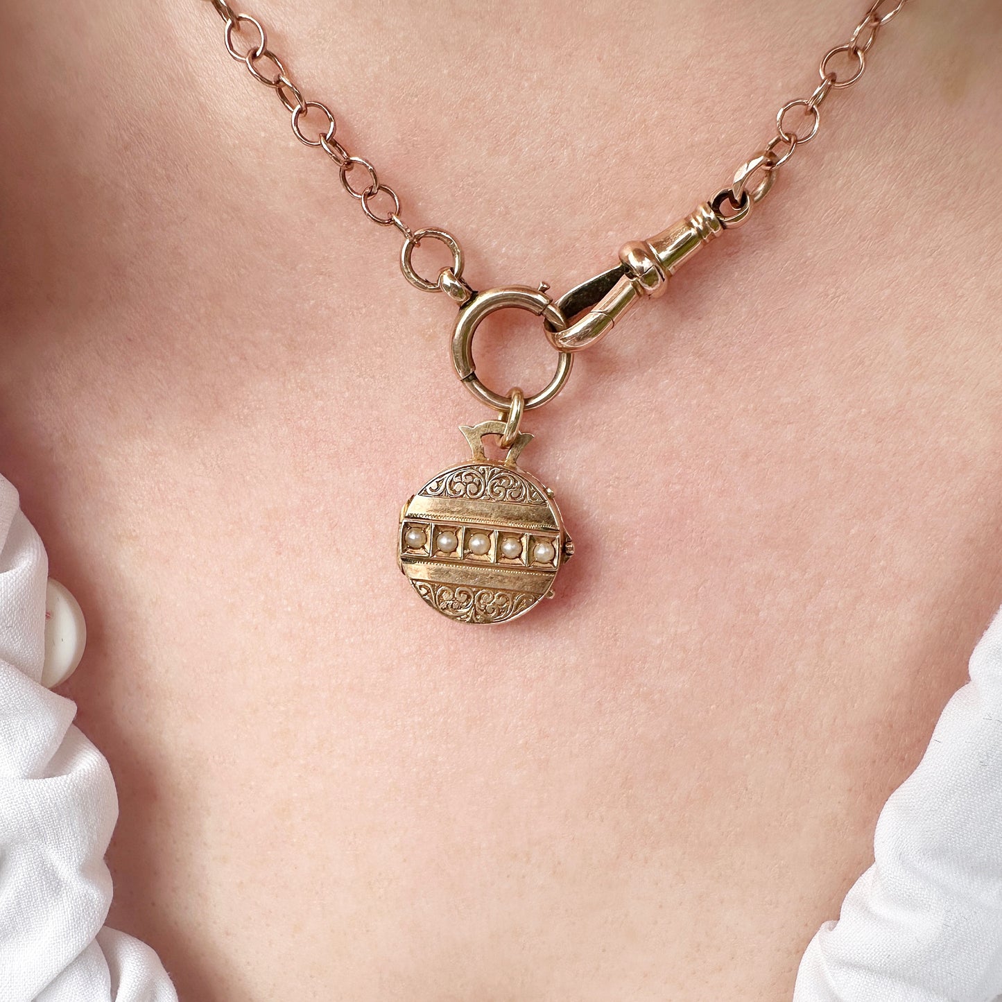 Collette 14ct Gold Victorian Pearl Circle Locket