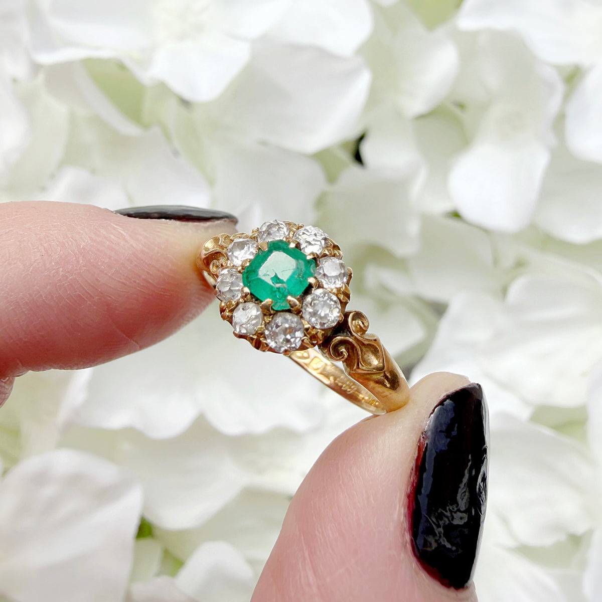 antique emerald diamond cluster ring