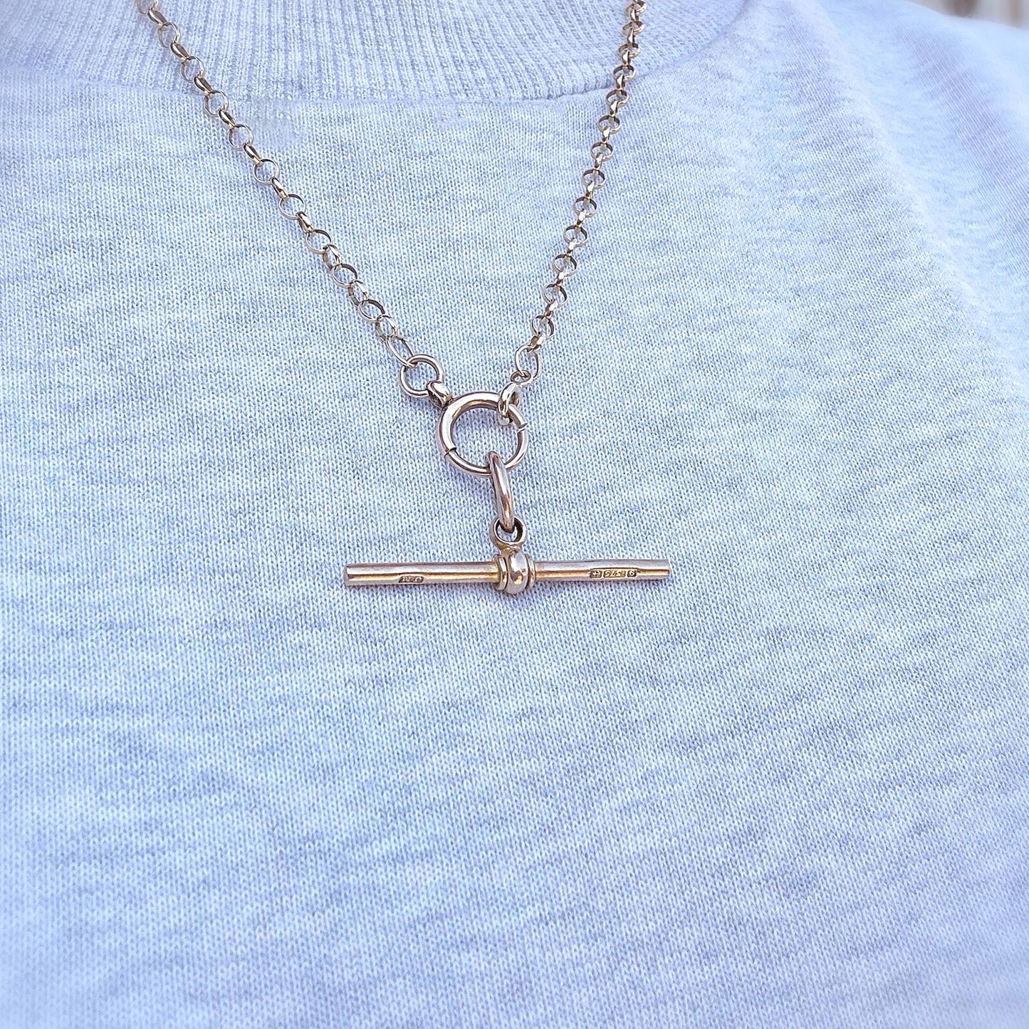 Lillie Antique 9k T-Bar Pendant