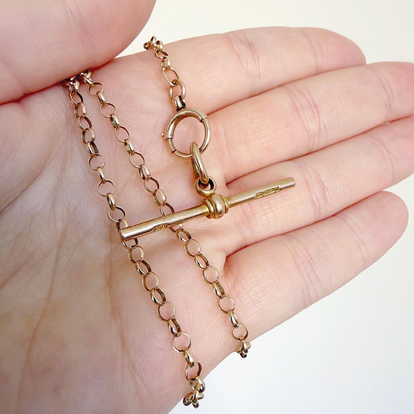 Lillie Antique 9k T-Bar Pendant