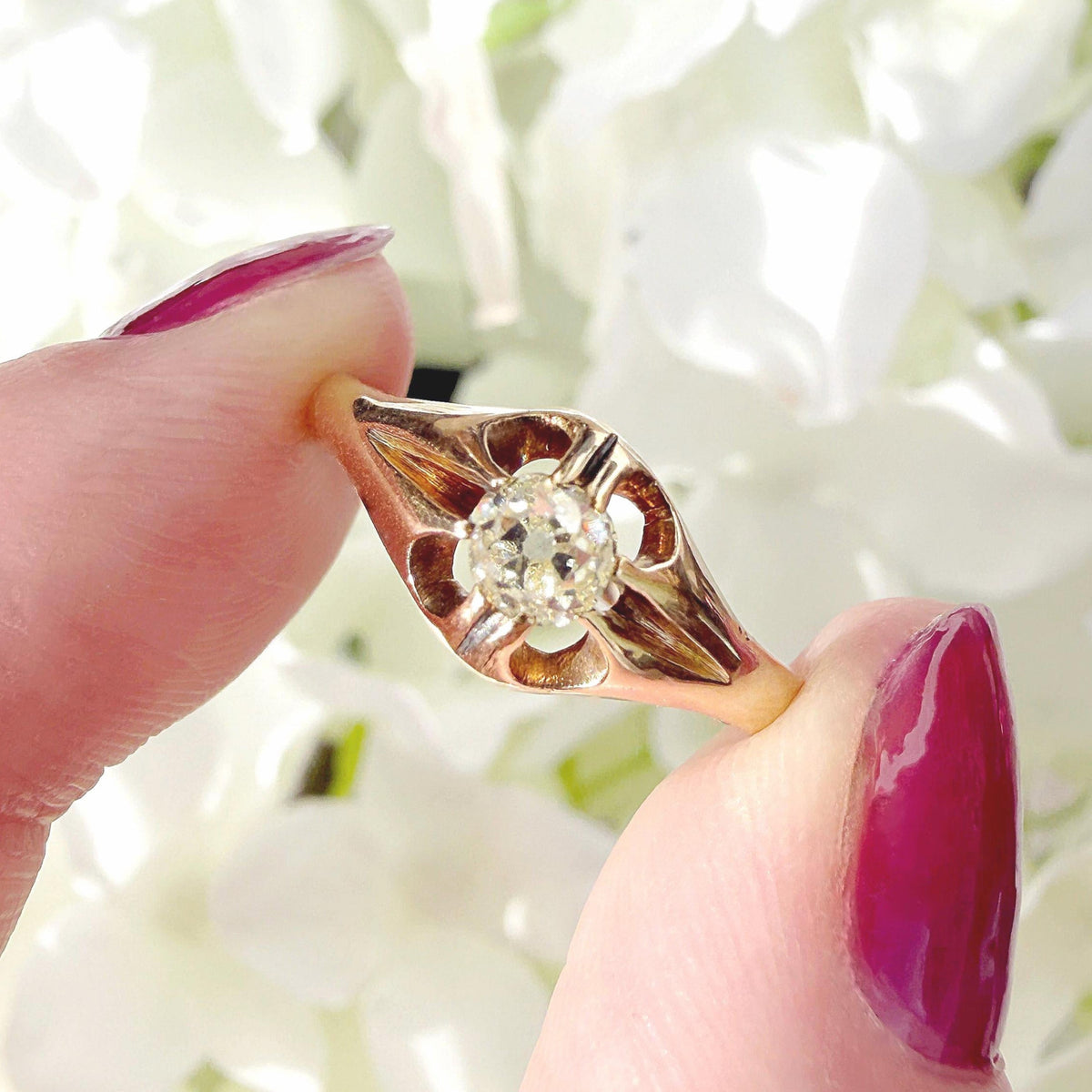 Nora 18k Victorian Diamond Buttercup Belcher Ring