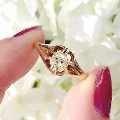 Nora 18k Victorian Diamond Buttercup Belcher Ring