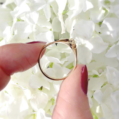 Nora 18k Victorian Diamond Buttercup Belcher Ring