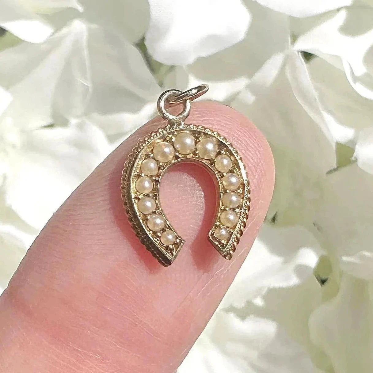 15ct gold and pearl lucky horseshoe charm