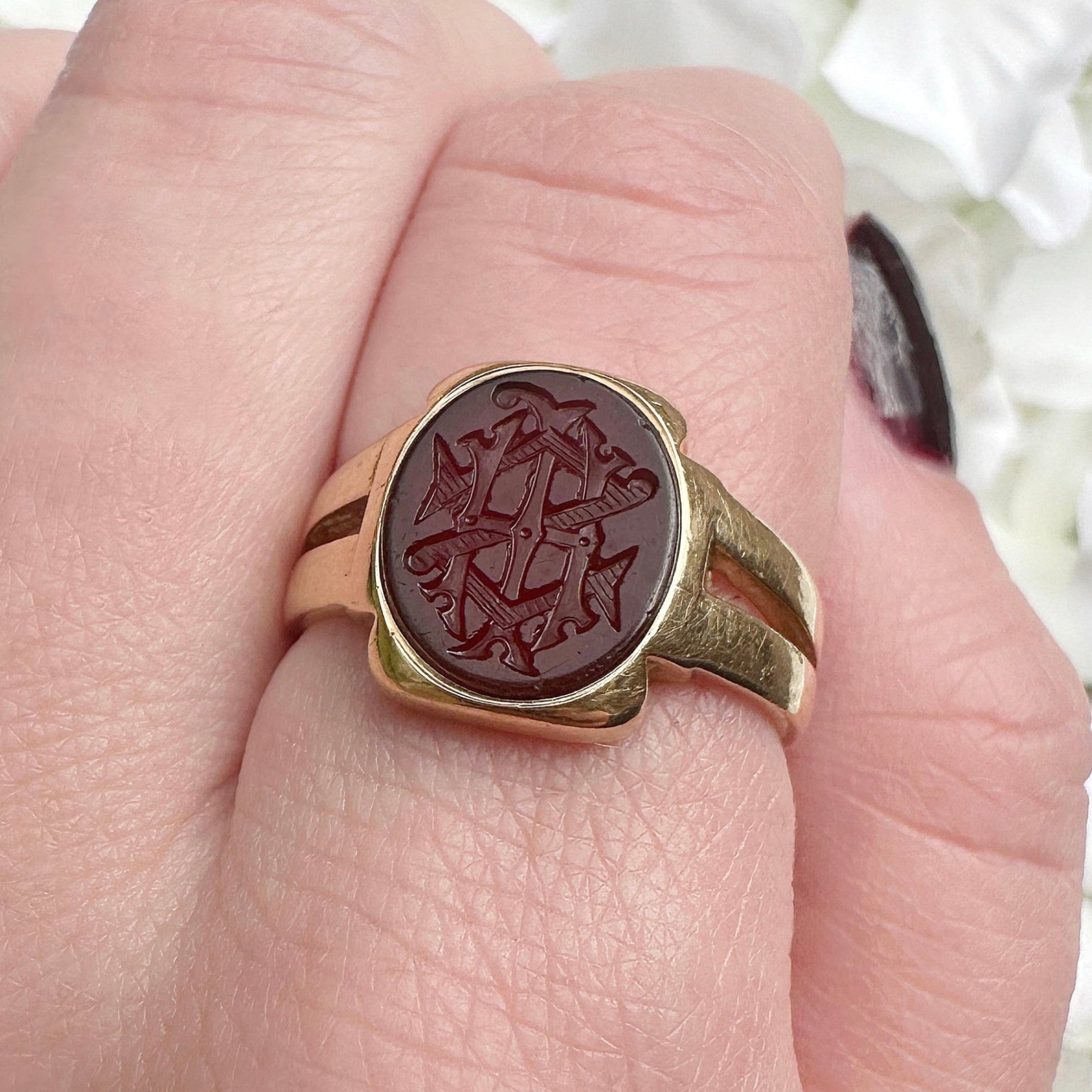 victorian 18ct gold intaglio carnelian signet ring